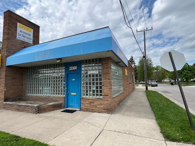Property Image for 22300 W WARREN Avenue