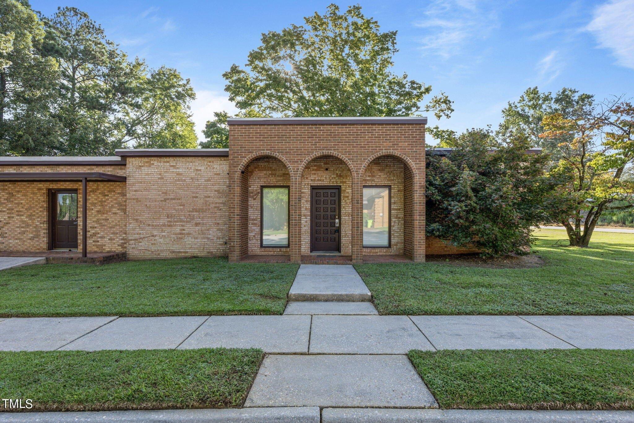 Property Image for 607 S 1 St