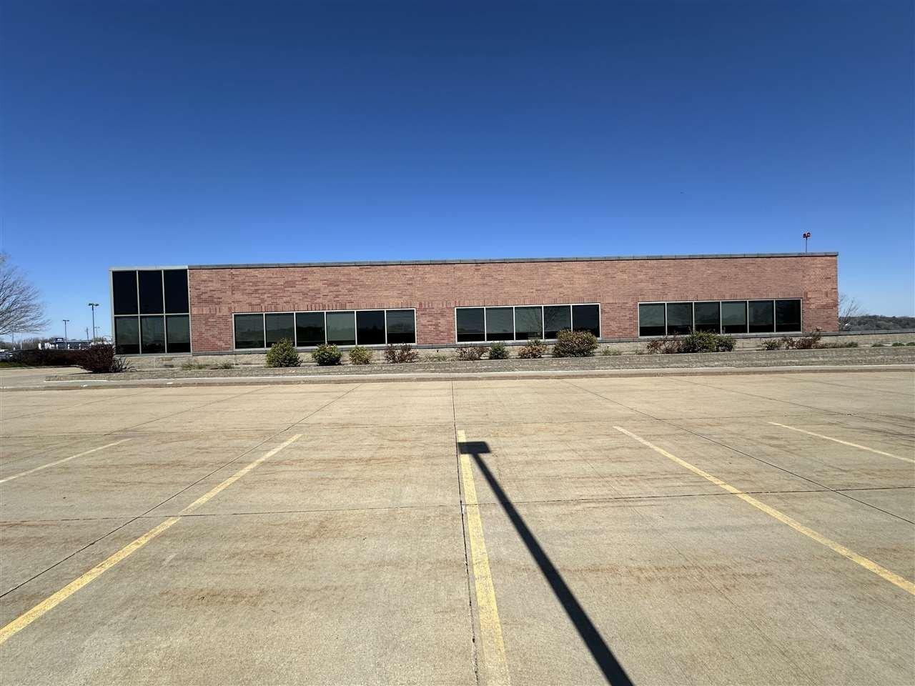 Property Image for 2650 Mormon Trek Blvd Ste 100