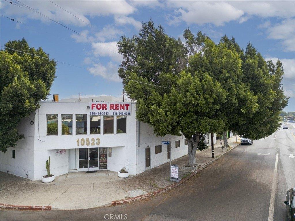 Property Image for 10523 Burbank Boulevard