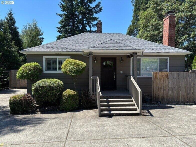 Property Image for 4535 Sw Laurelwood Ave