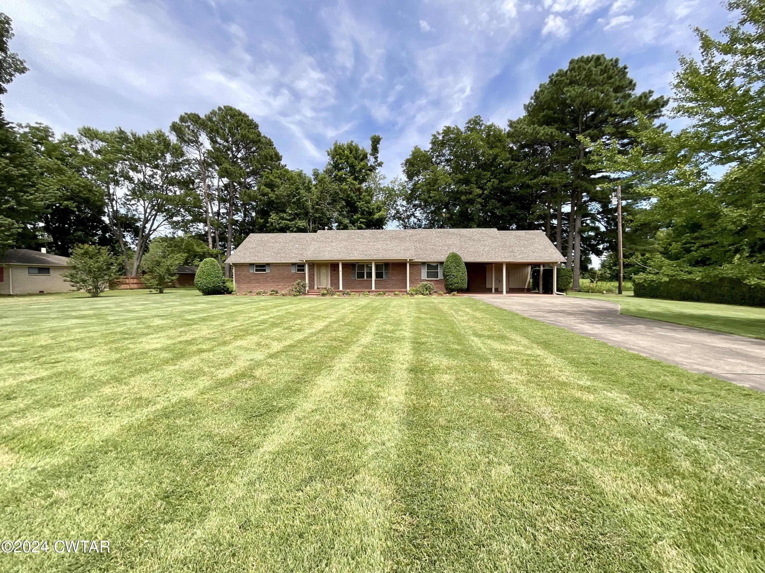 Dyersburg Funeral Home In Dyersburg Tennessee - x79kipj
