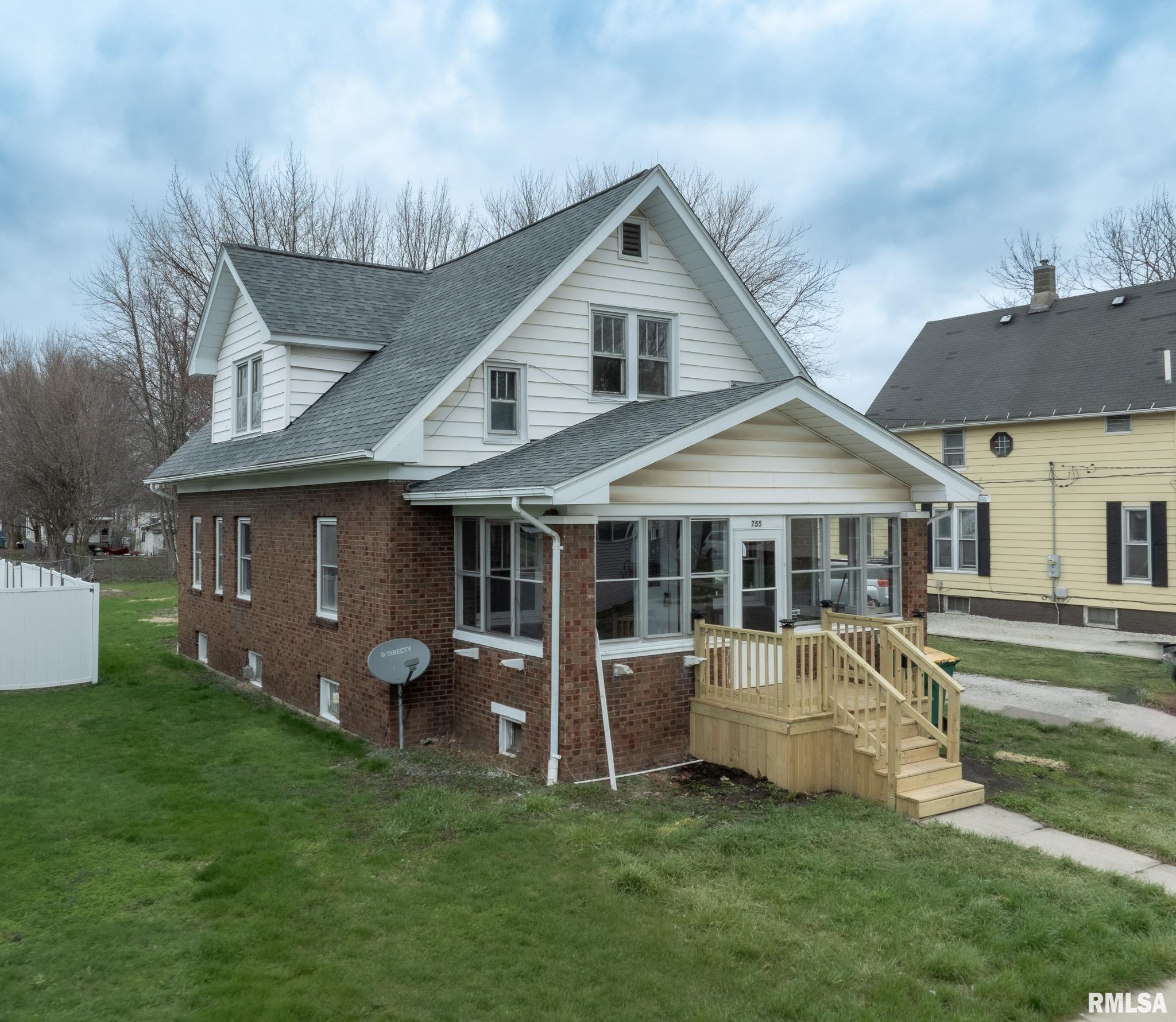 Property Image for 755 W BERRIEN Street