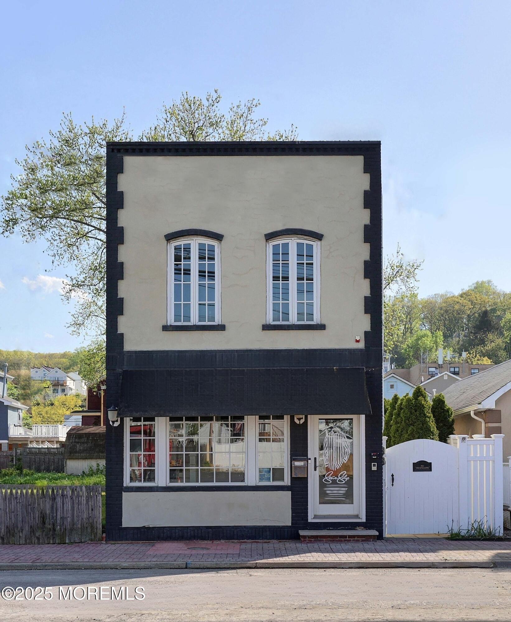Property Image for 205 Bay Avenue
