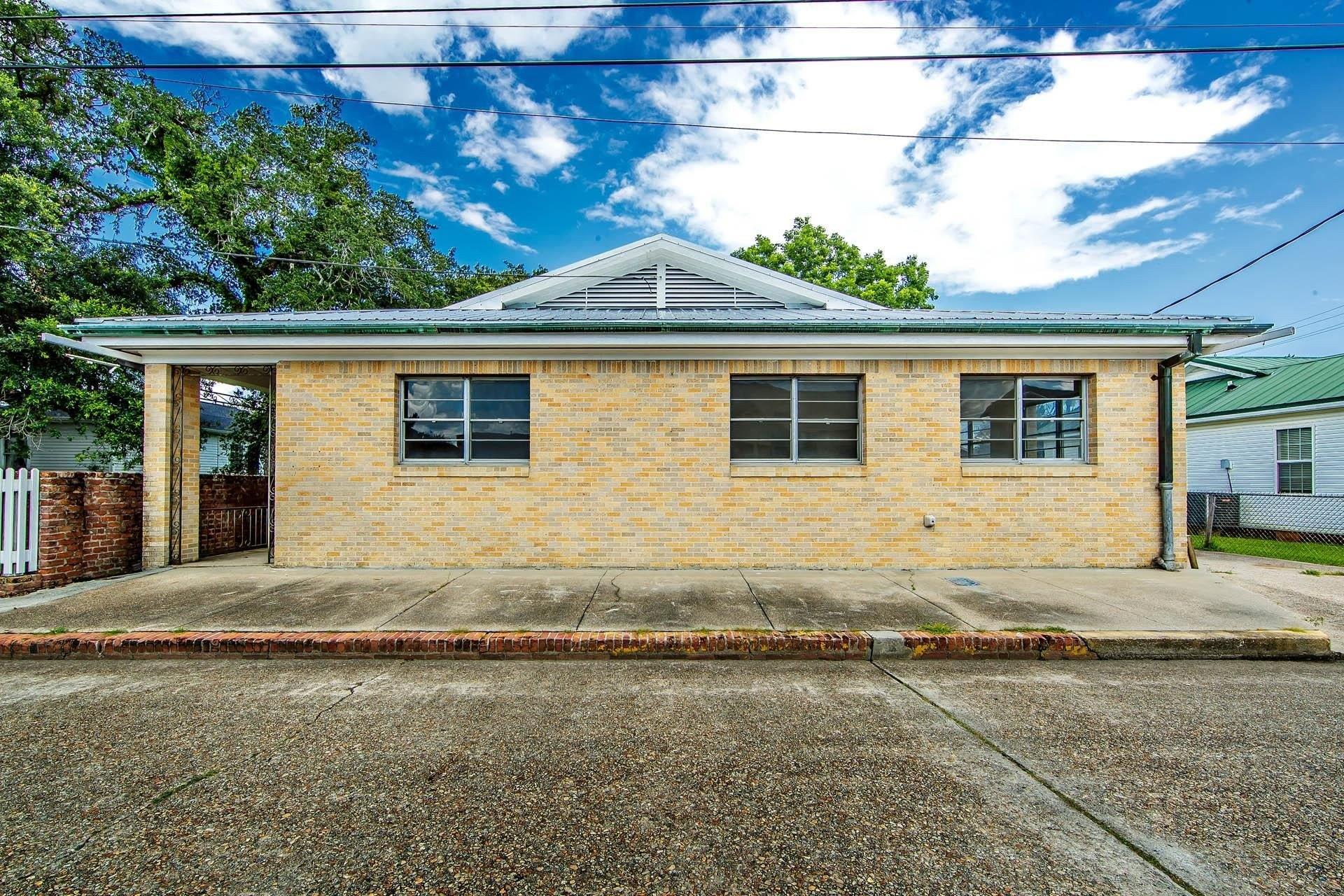 Property Image for 511 Roussell Street