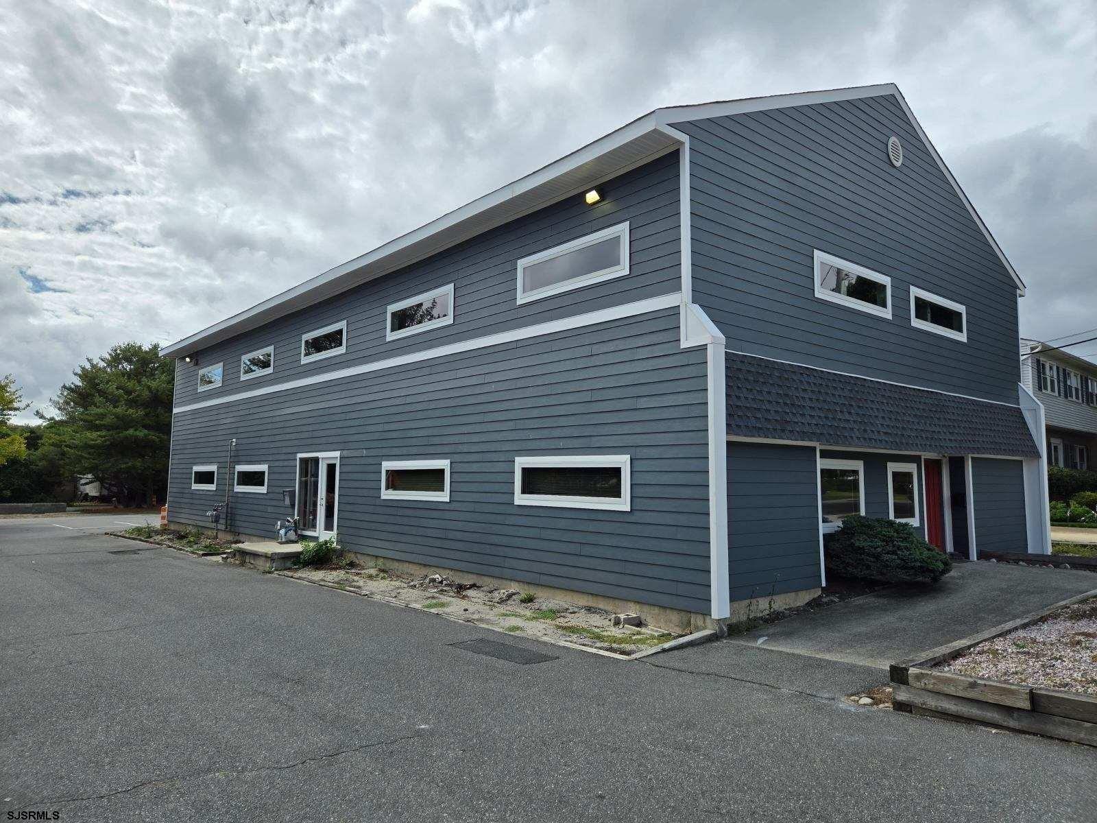 Property Image for 555 W New Jersey Ave