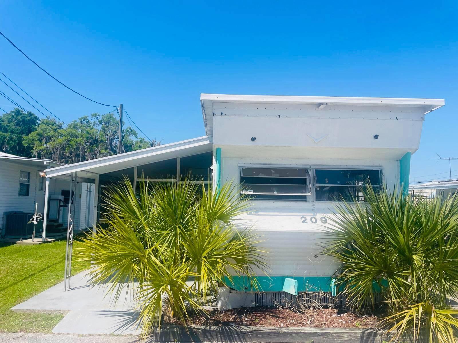 43 sharps circle, Eustis, FL 32726 MLS 11270938 CENTURY 21