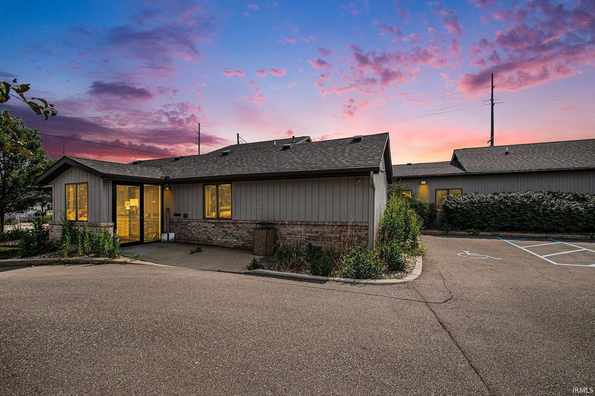 Property Image for 125 S nappanee Street