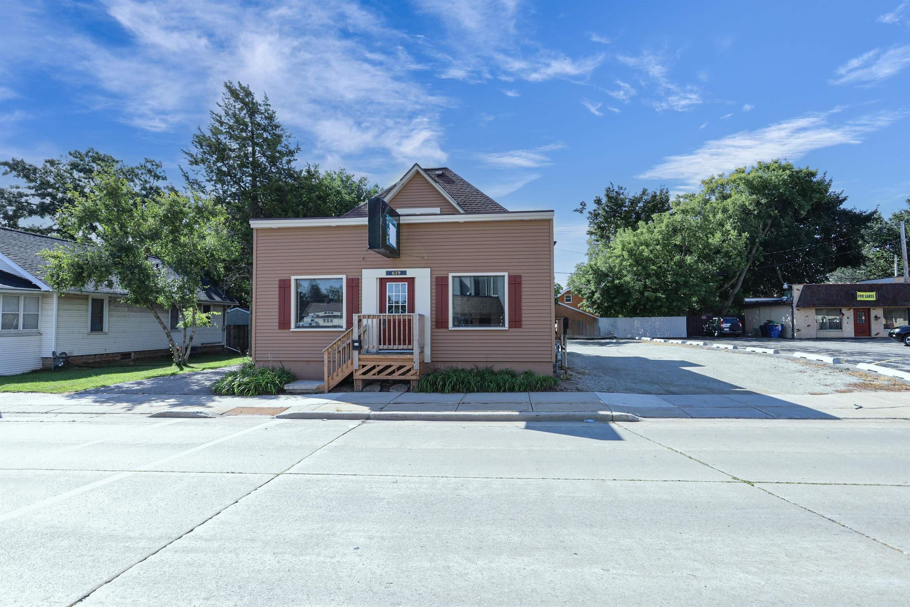 Property Image for 619 W WISCONSIN Avenue
