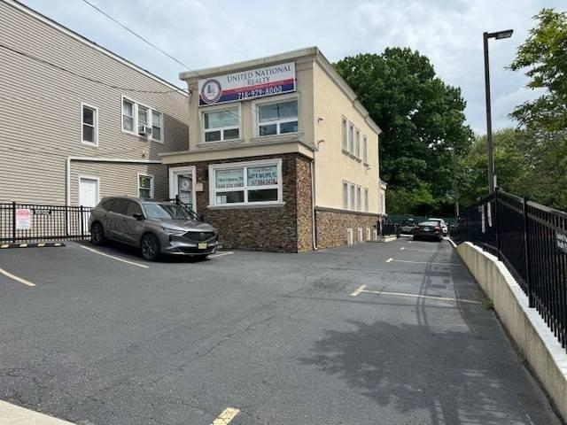 Property Image for 1682 Victory Blvd