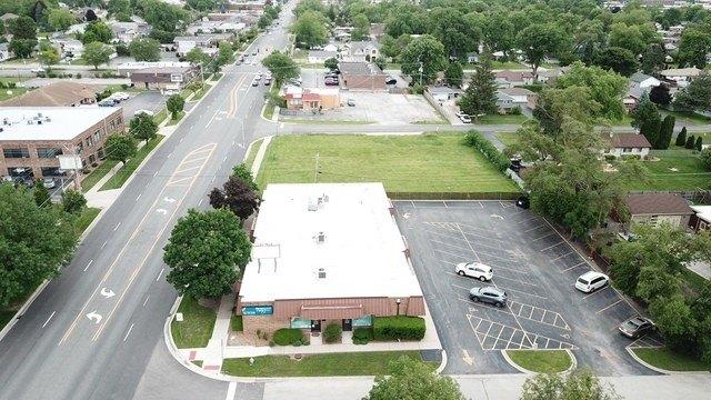 Property Image for 9959 S Roberts Road B