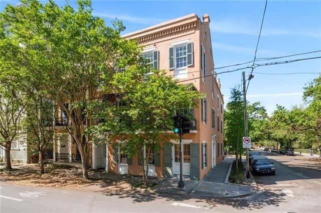 Property Image for 2200 PRYTANIA Avenue