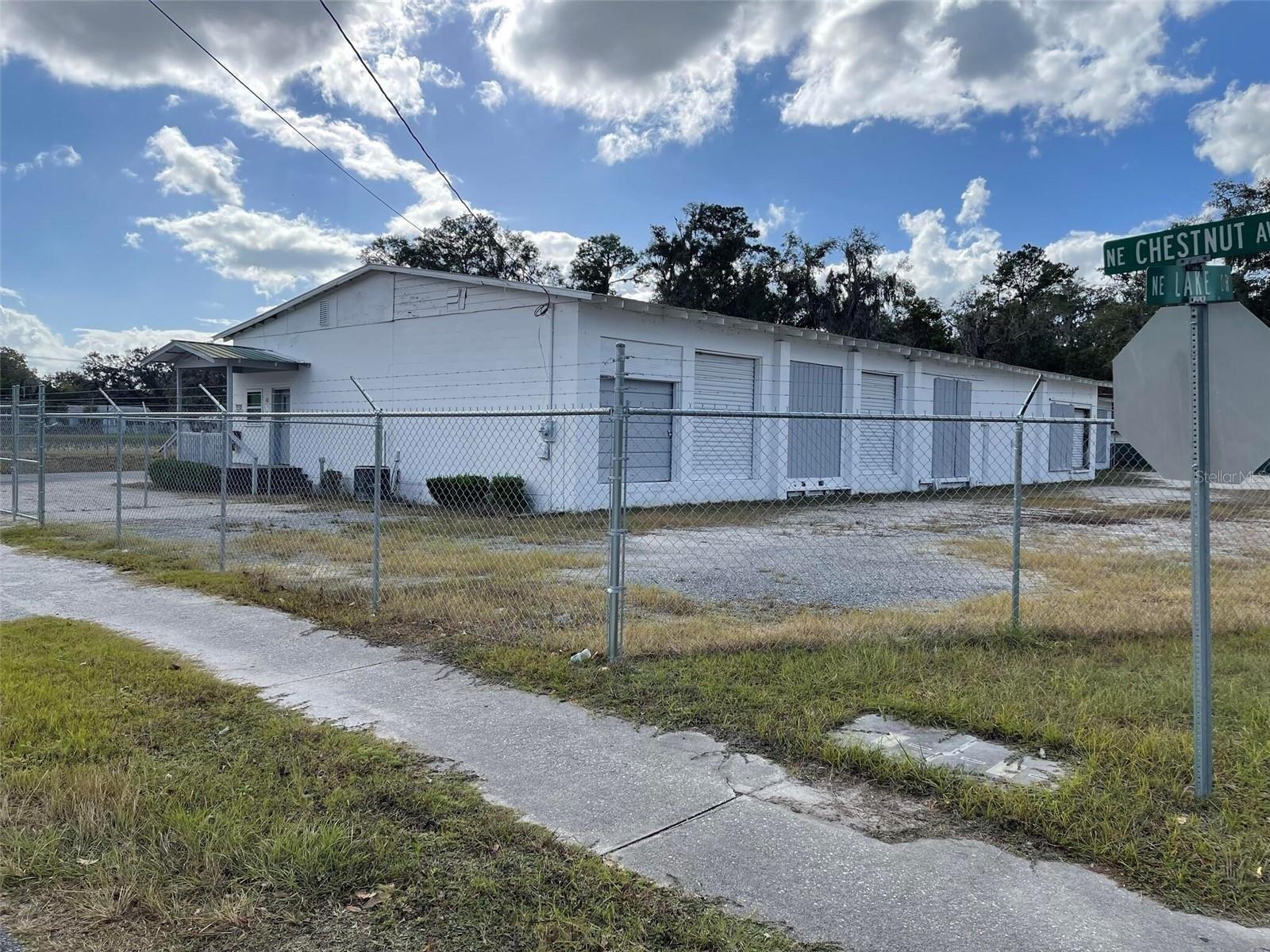 Property Image for 196 Ne Chestnut Avenue