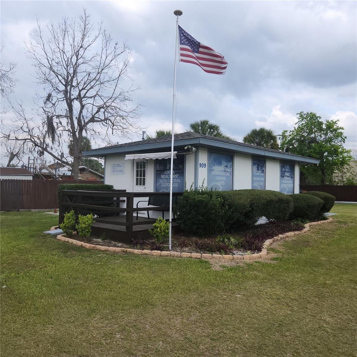 Property Image for 909 Sw (hwy 200) 10th Street