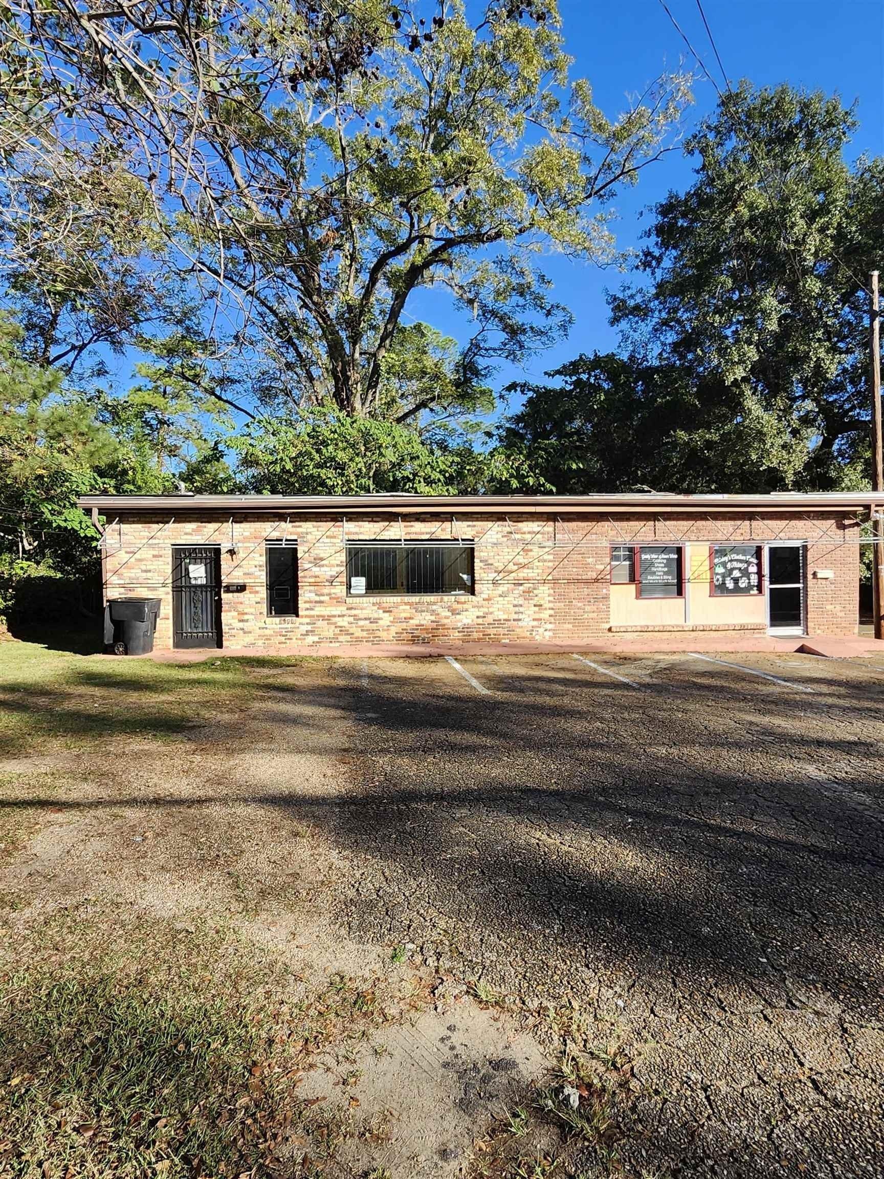 Property Image for 520 W Orange Avenue