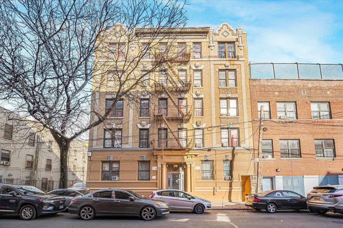 Property Image for 811 E 178th Street