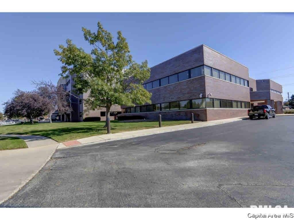 Property Image for 2451 W MONROE Street B