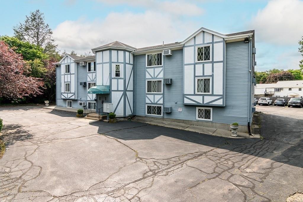 Property Image for 330 SIMMONSVILLE Avenue