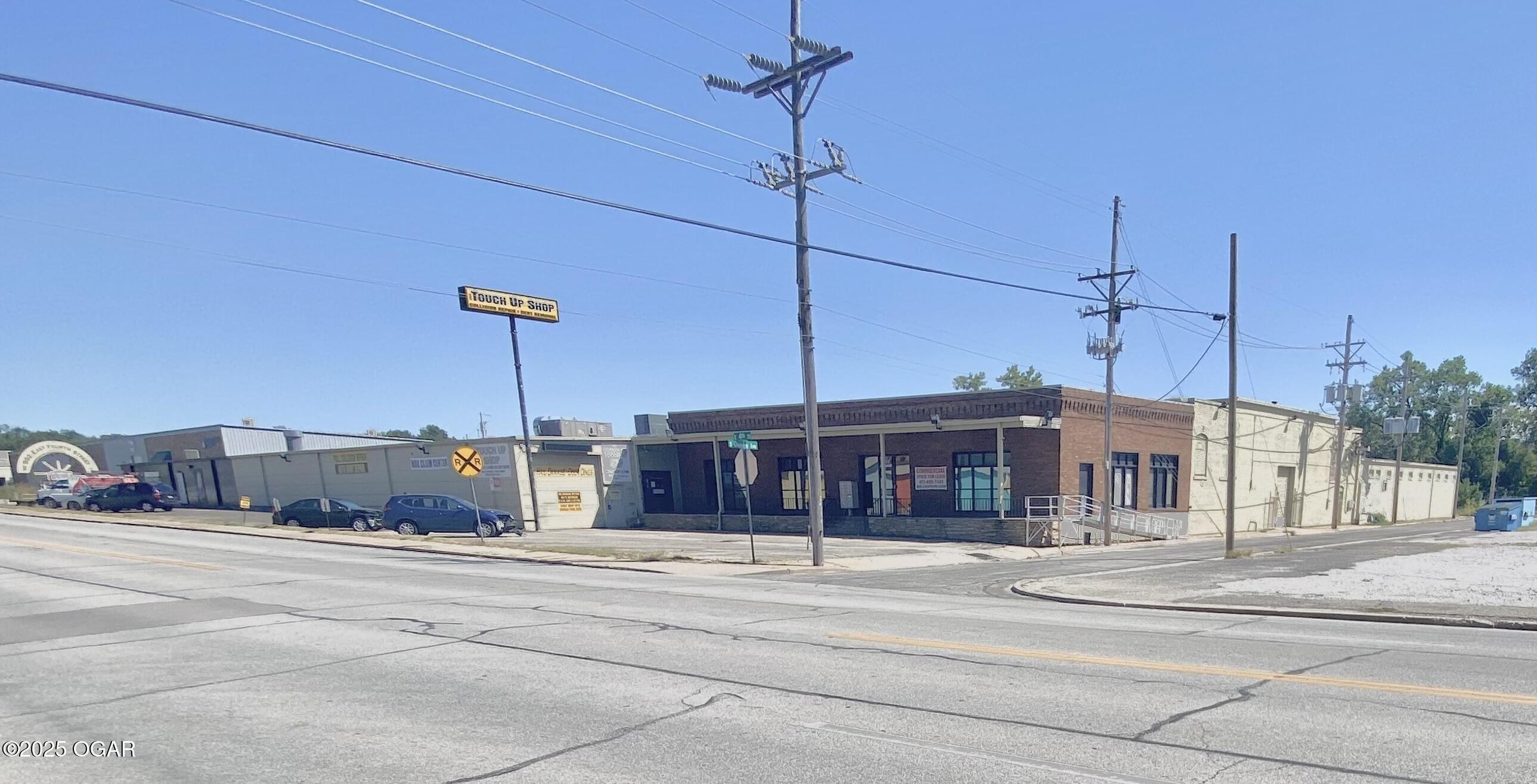 Property Image for 902 E 4th St