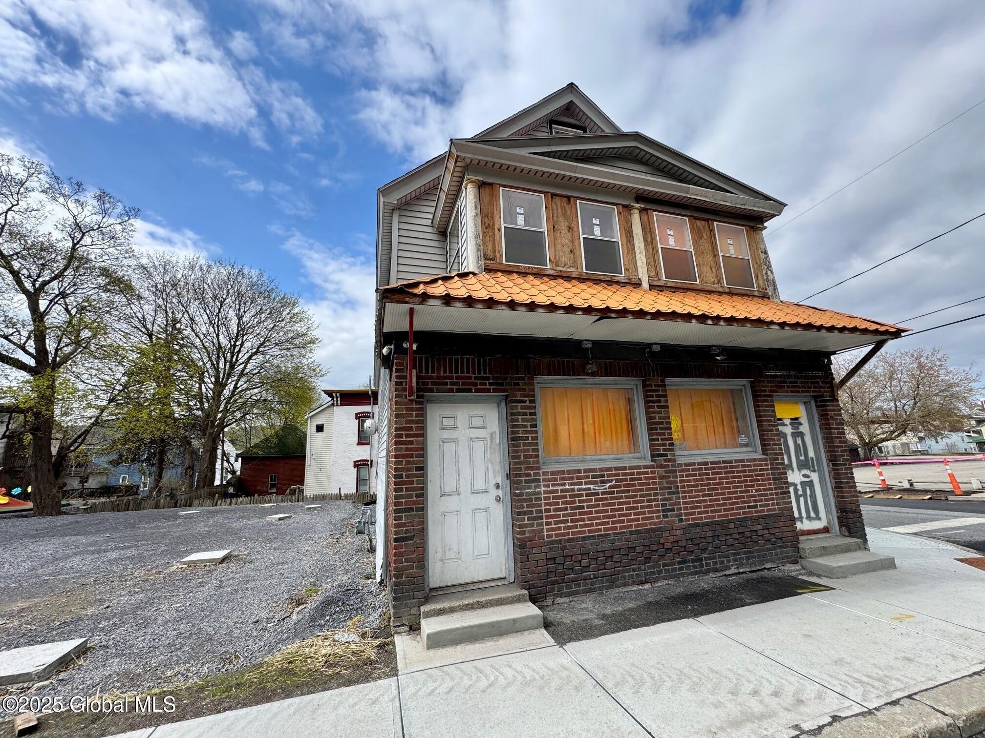 Property Image for 283 Main Street