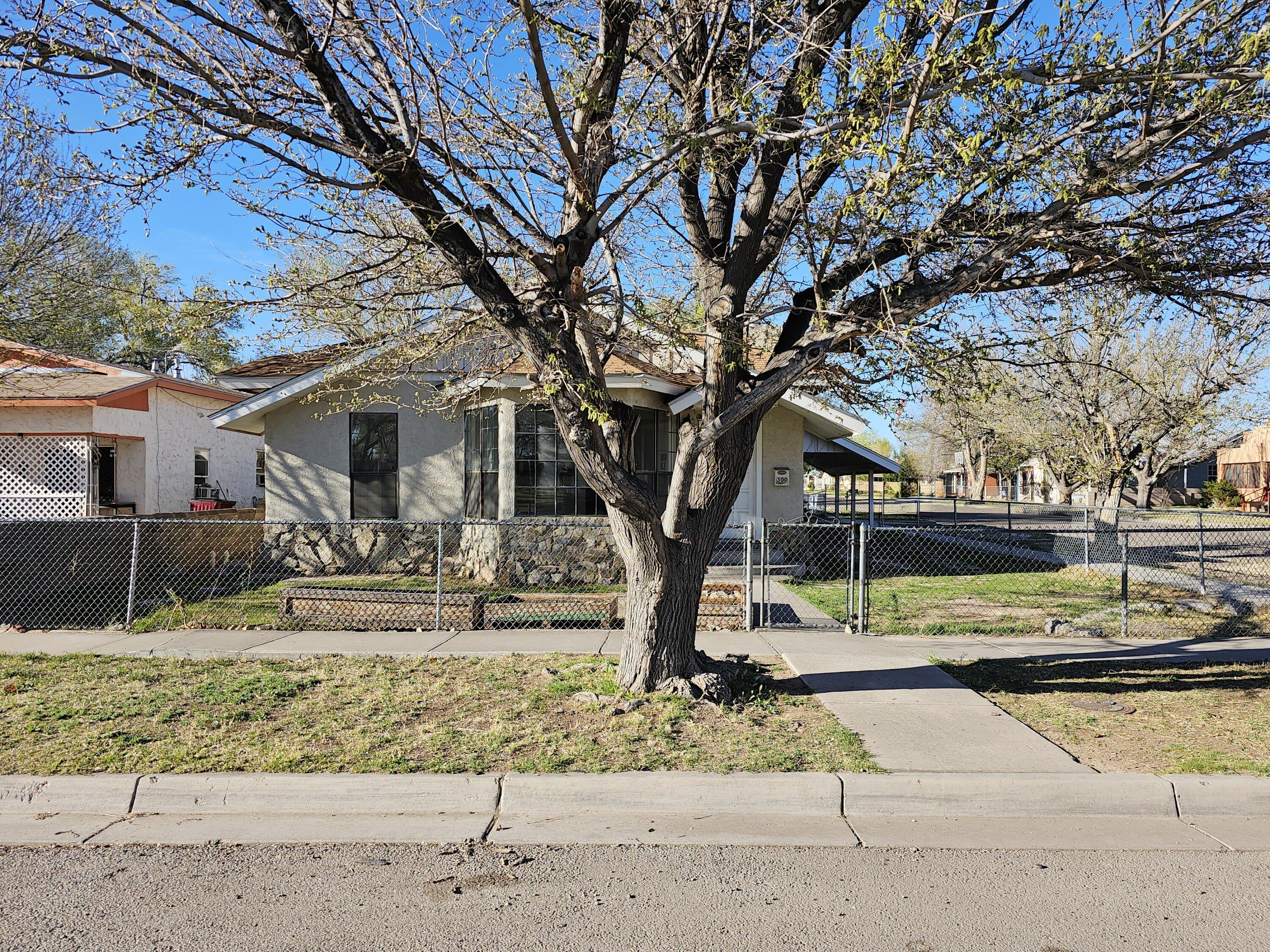 Property Image for 300 W Chavez Avenue