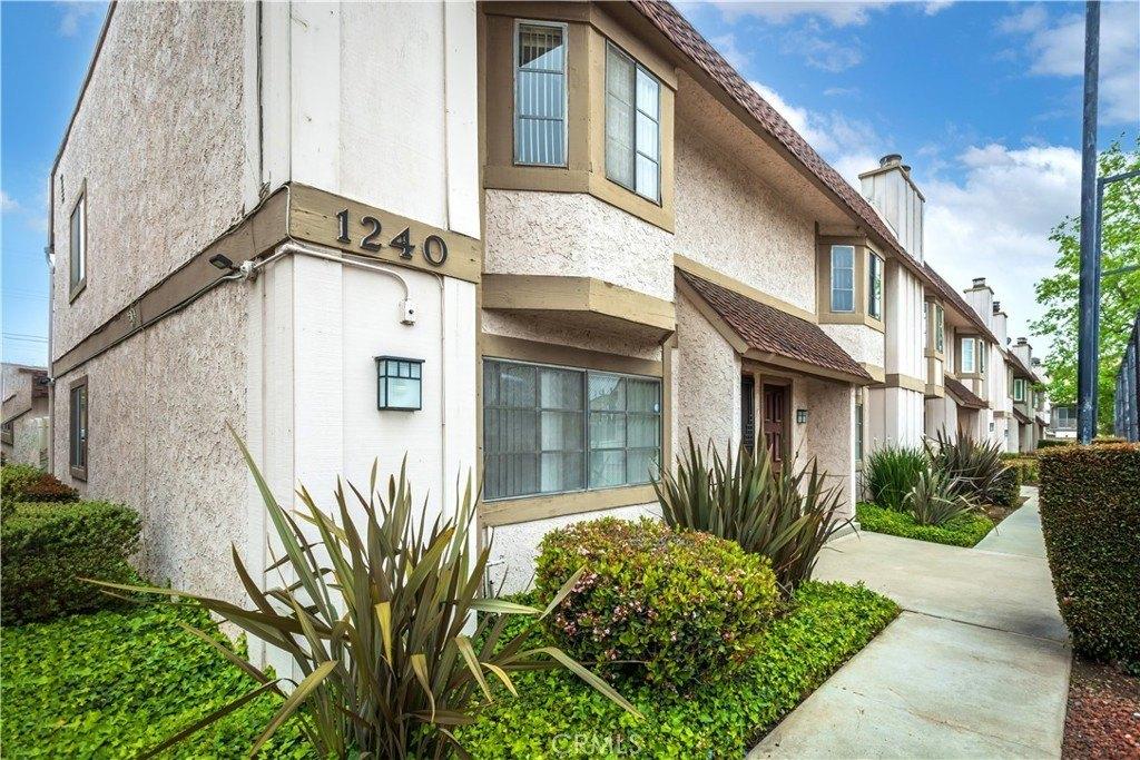 Property Image for 1240 N Citrus Avenue 1