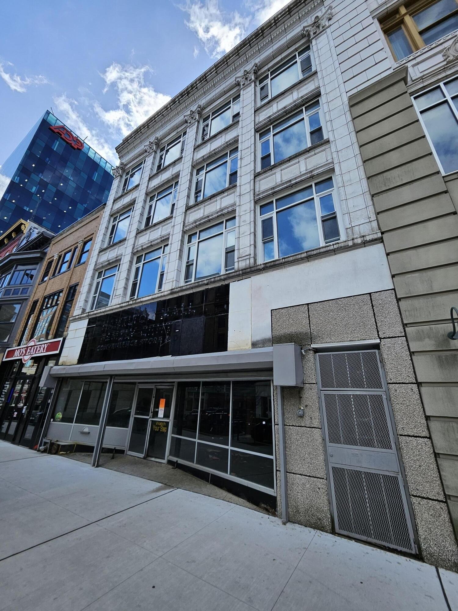 Property Image for 808 W Hamilton Street