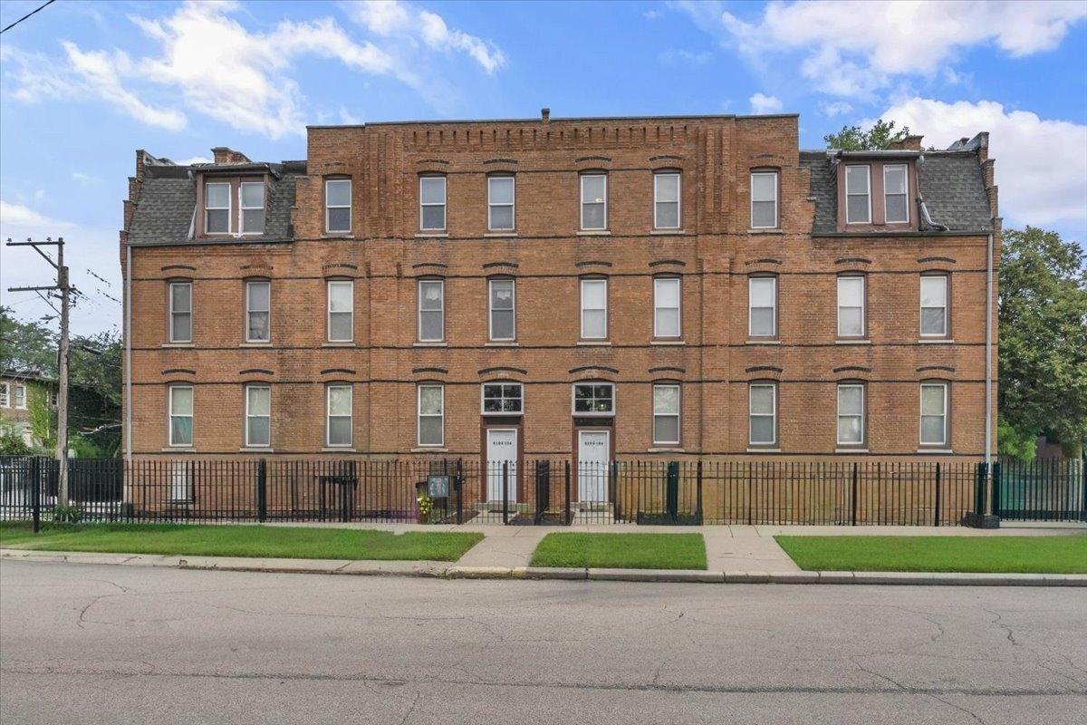 Property Image for 818-820 E 106th Street