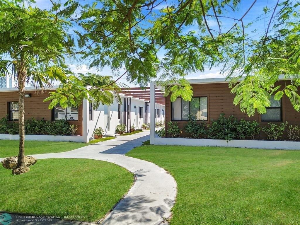 Property Image for 1946 Pierce St 1-11