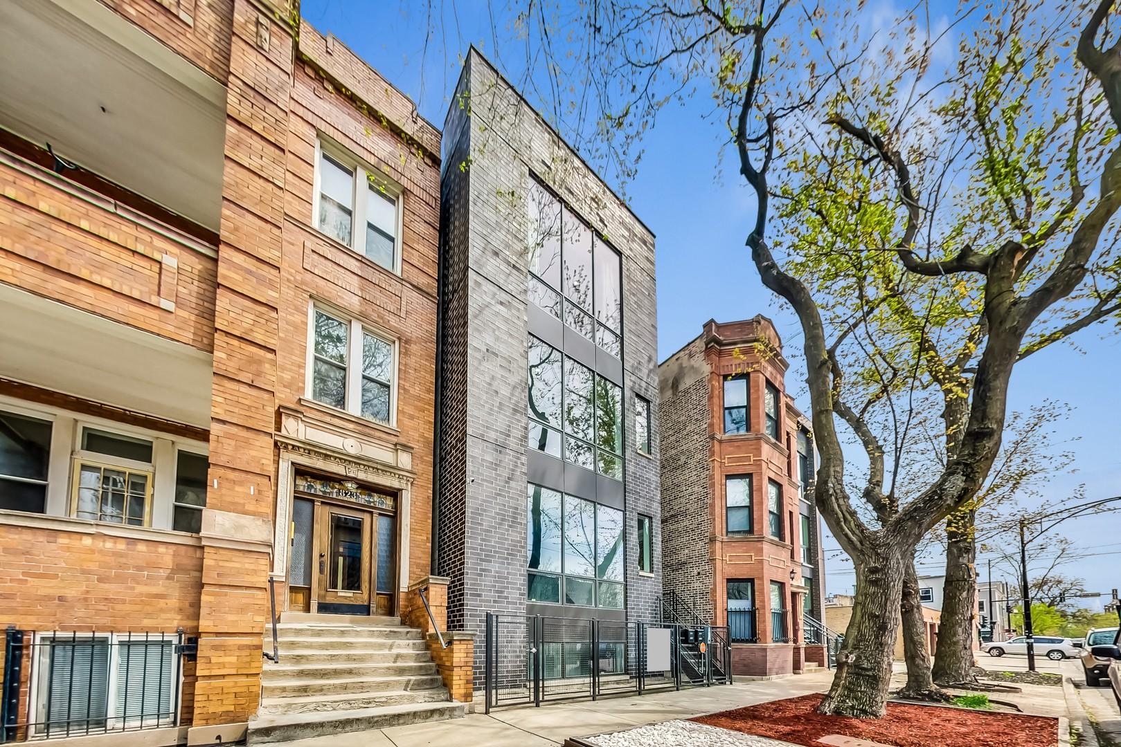 Property Image for 819 N Hoyne Avenue 2