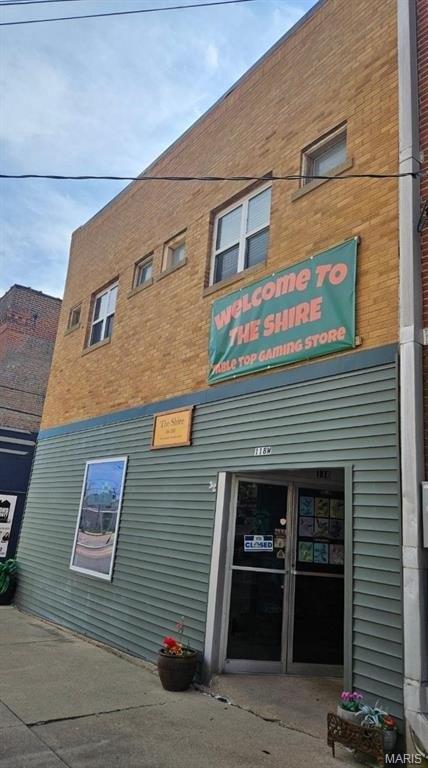 Property Image for 118 W Main Street