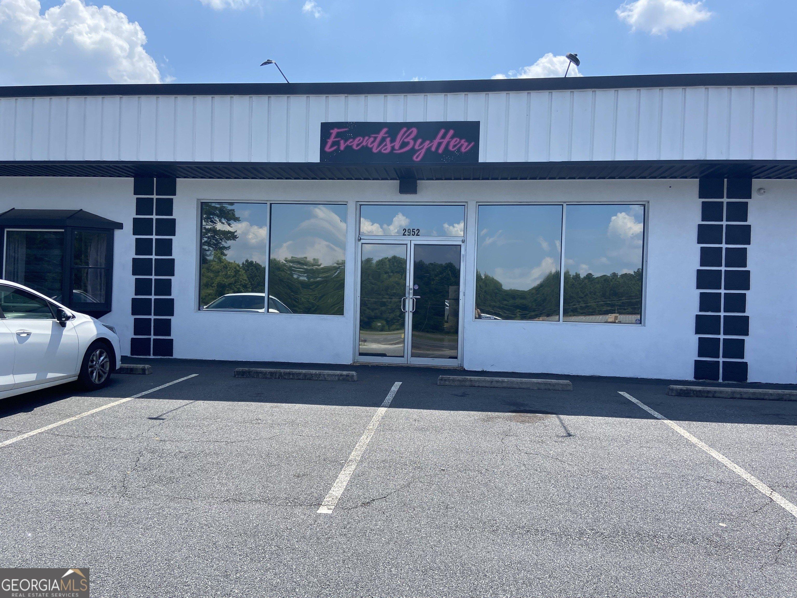 Property Image for 2952 N Expressway