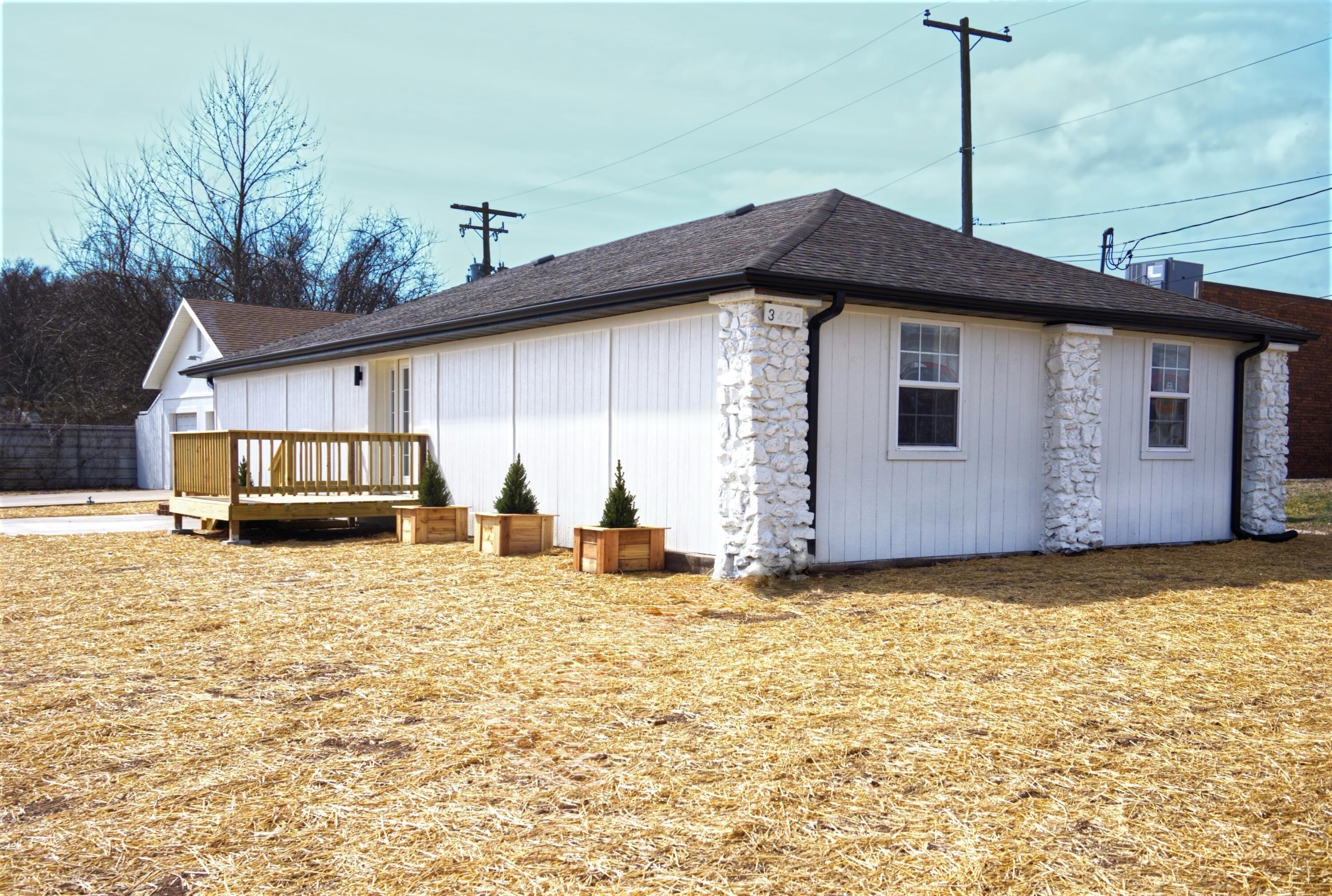 Property Image for 3420 W Division Street