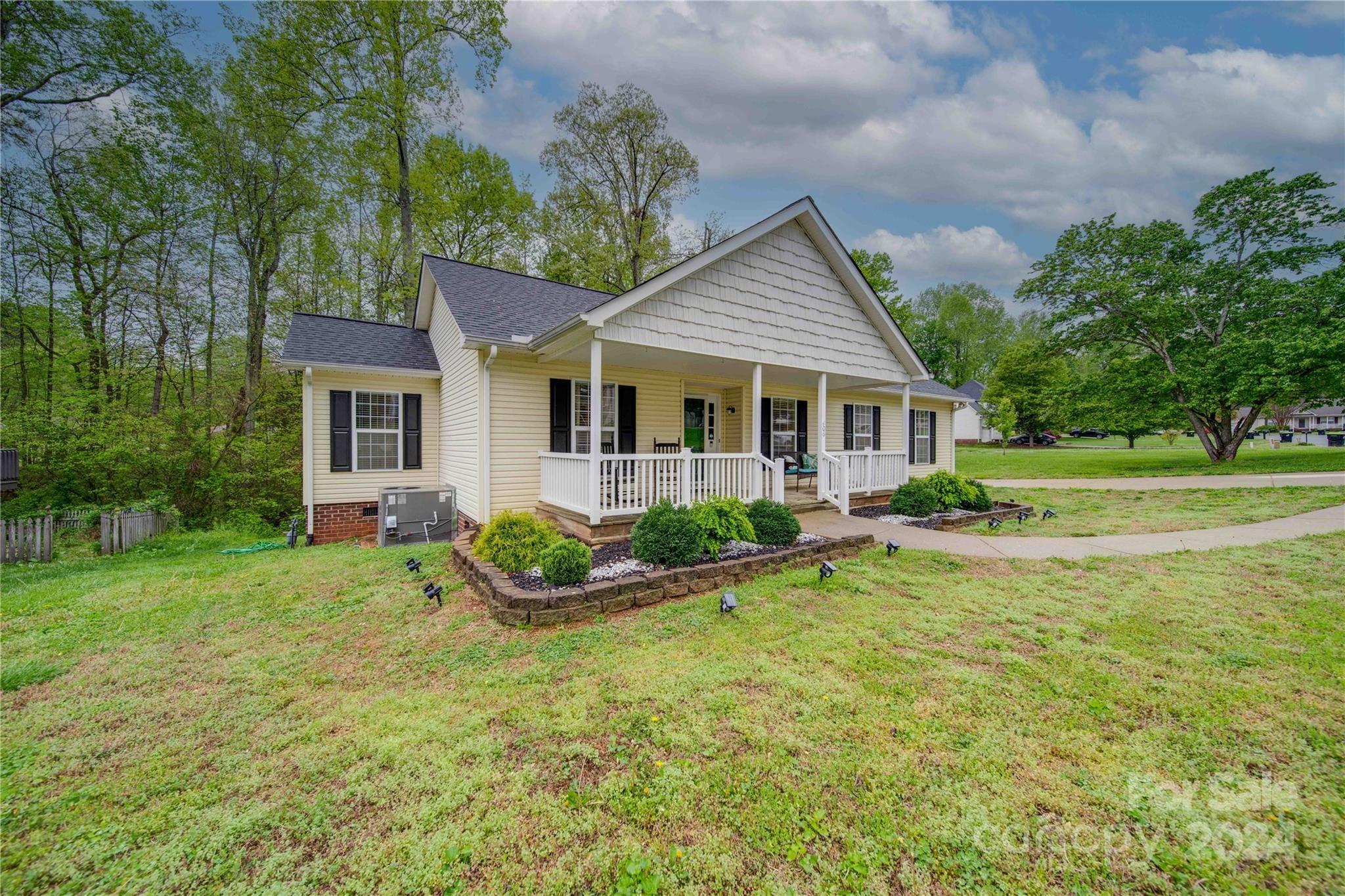 Property Image for 406 Chinaberry Drive