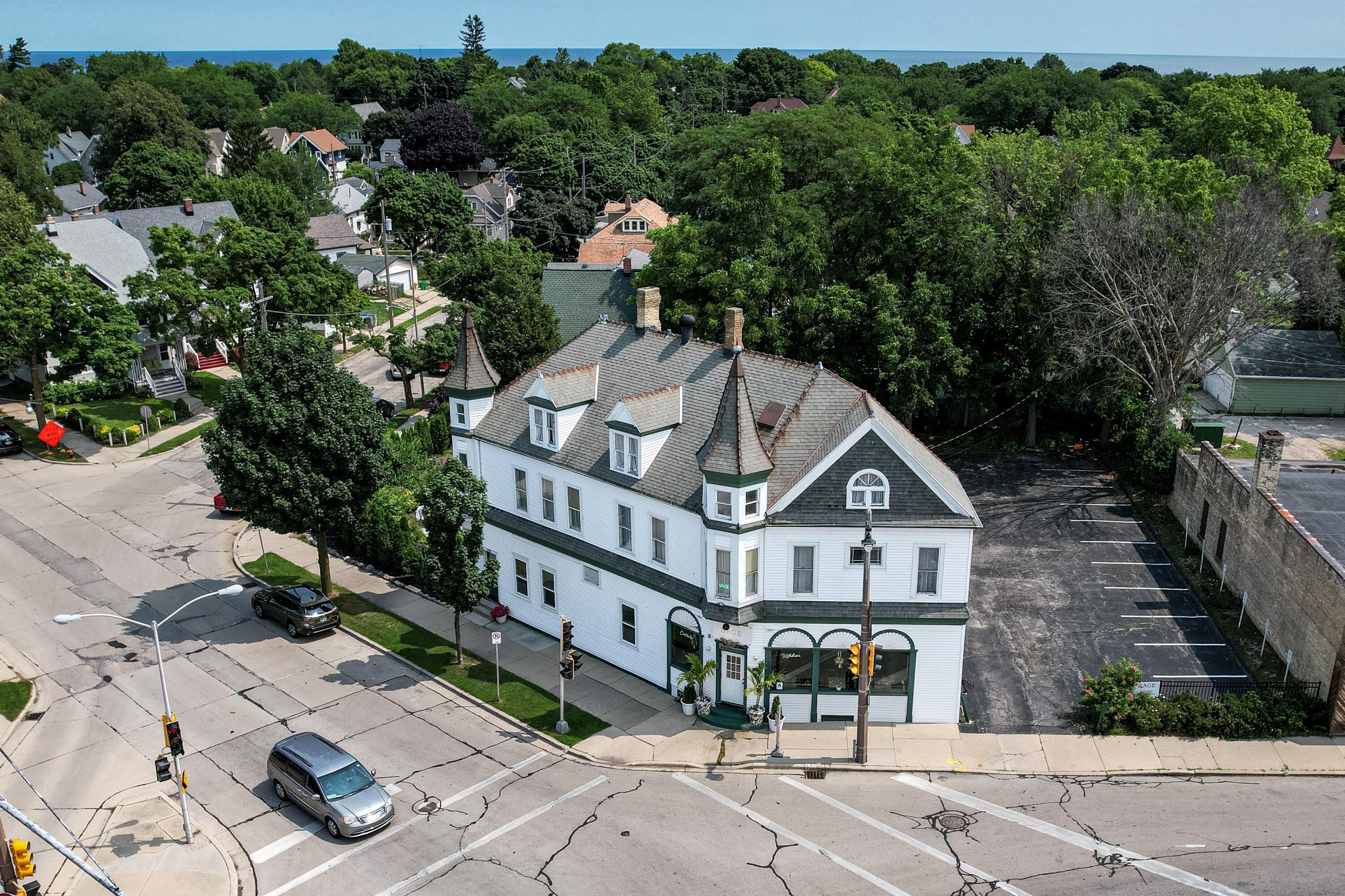 Property Image for 2900 S Kinnickinnic Ave