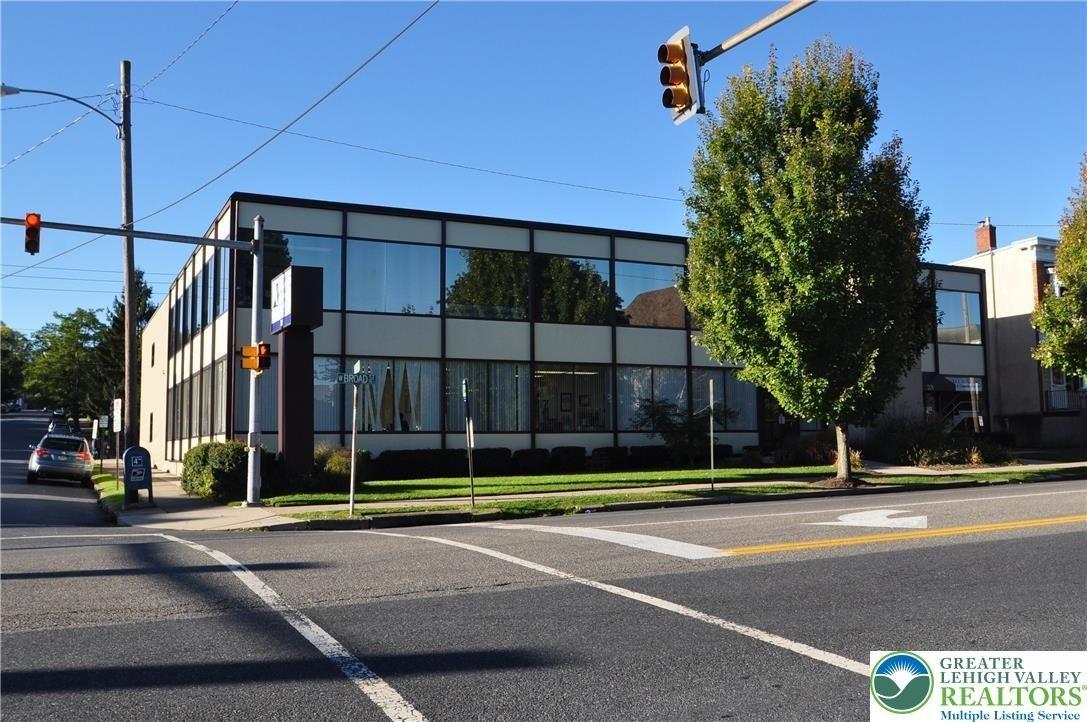 Property Image for 701 W Broad Street unit: 101 101