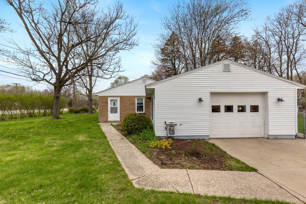 Property Image for 3116 E Apple Avenue
