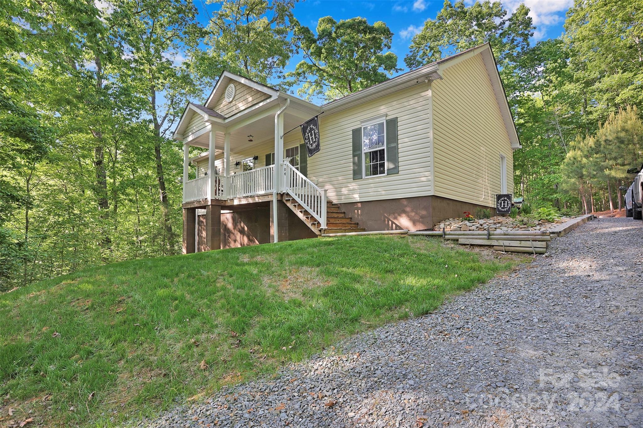 Property Image for 704 Valleyview Drive