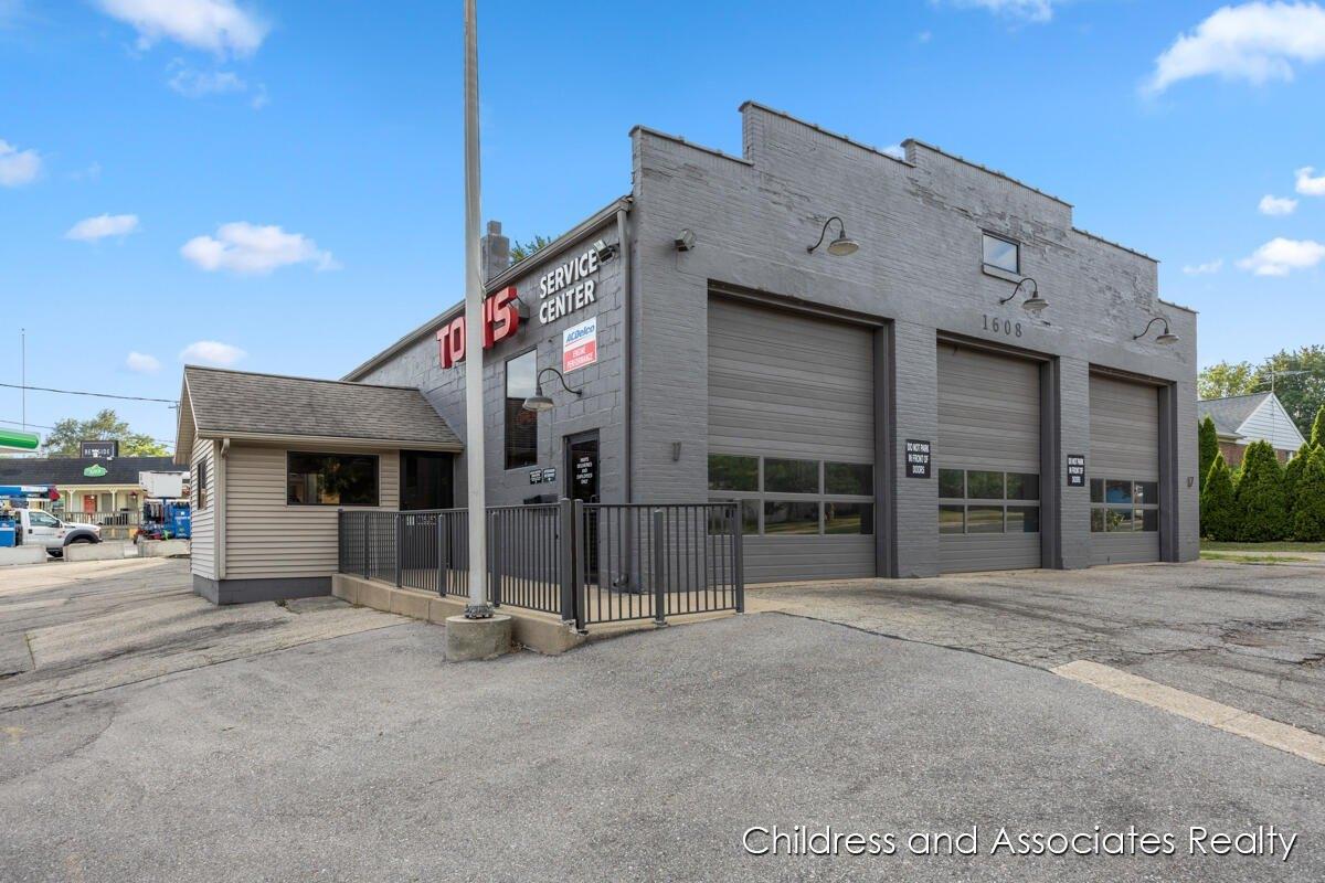 Property Image for 1608 Walker Avenue NW