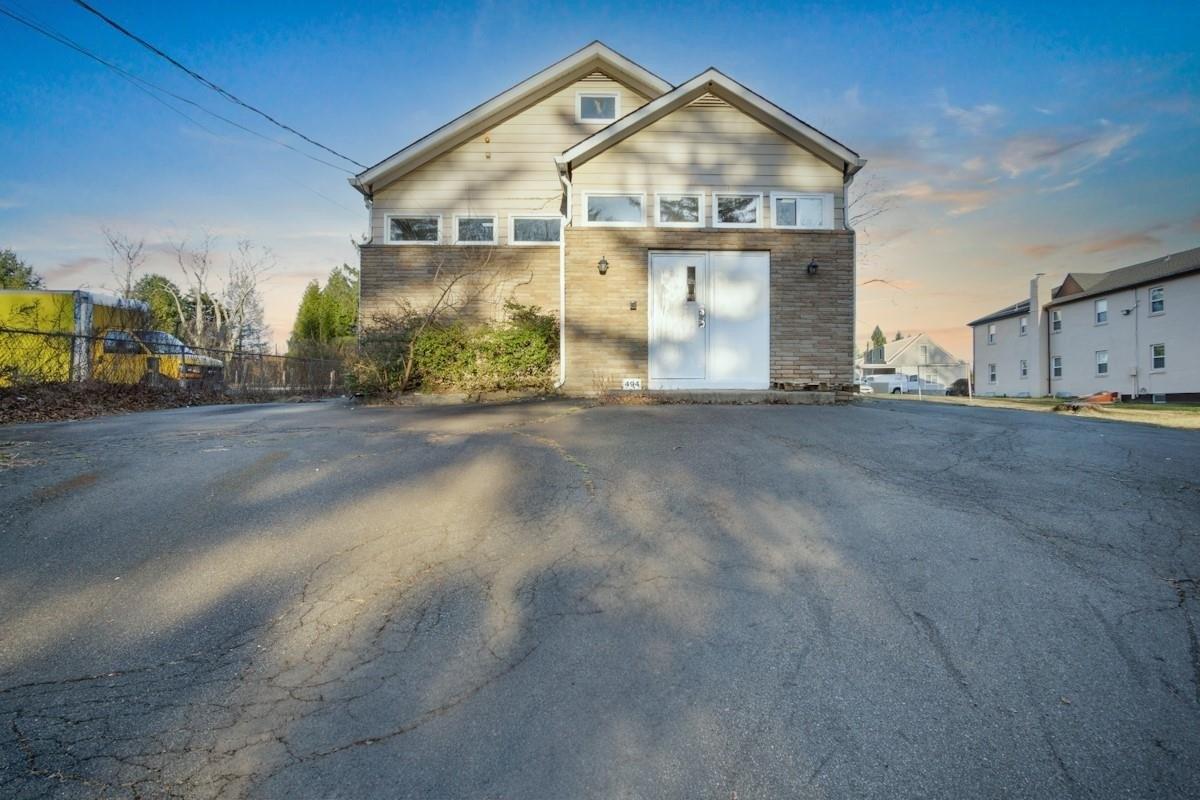 Property Image for 494 N Middletown Road