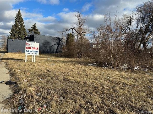 Property Image for 3302 E 7 MILE Road