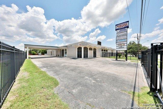 Property Image for 2404 Commercial
