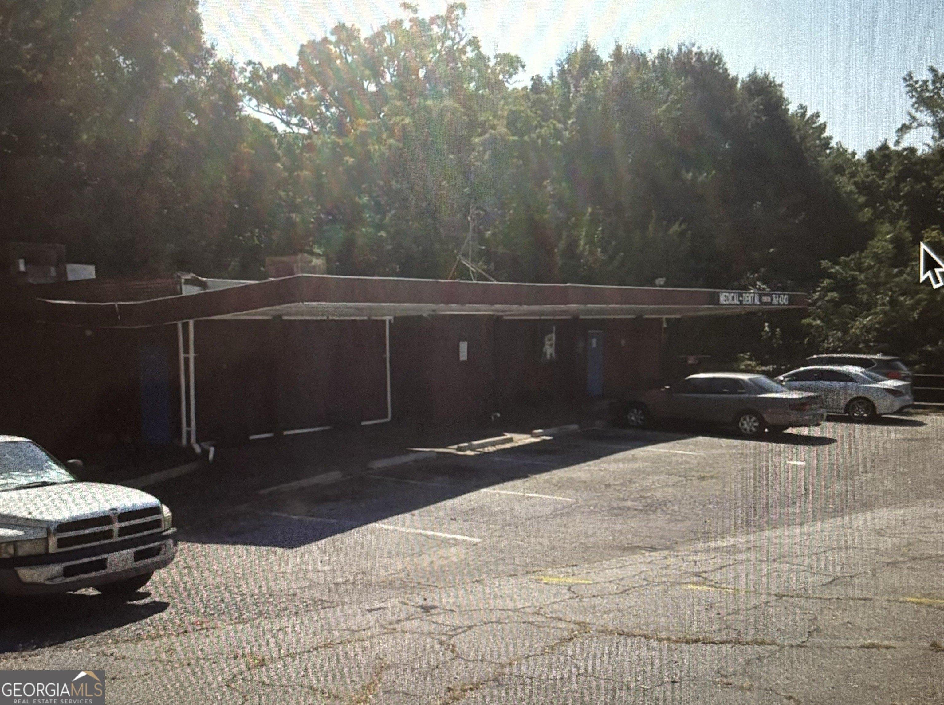 Property Image for 2150 Metropolitan