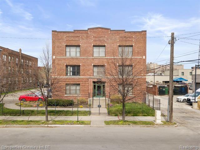 Property Image for 434 W ALEXANDRINE Street 207