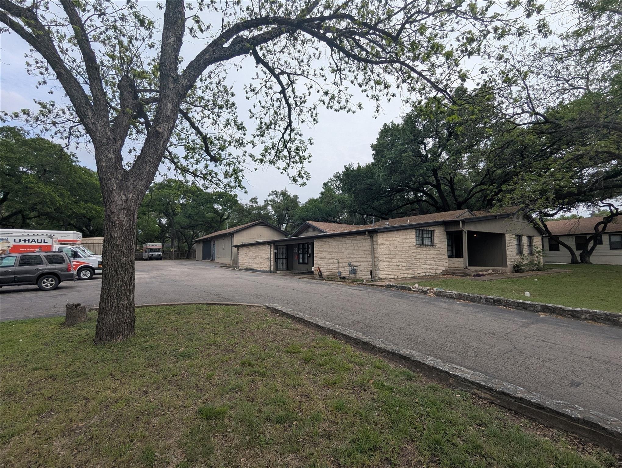 Property Image for 8411 N Interstate 35