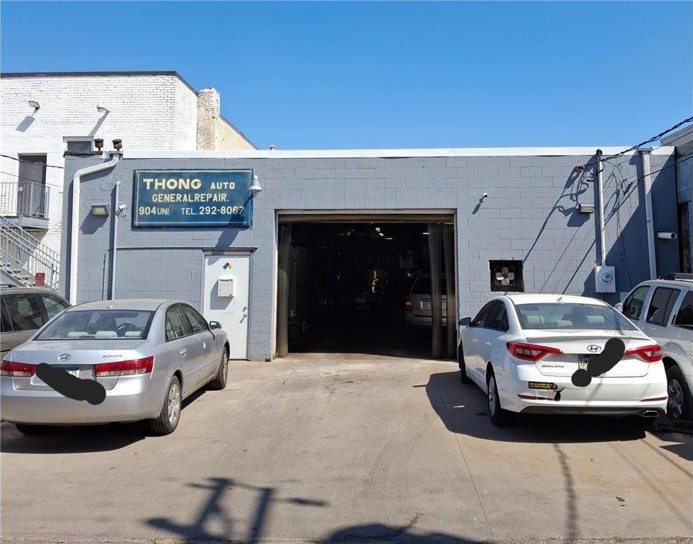 Property Image for 904 University Avenue W