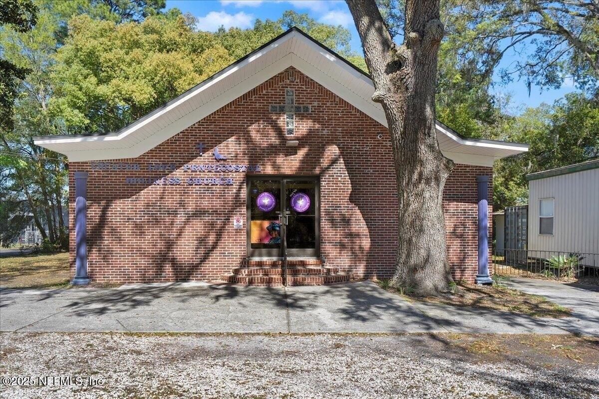 Property Image for 1434 OAKHURST Avenue