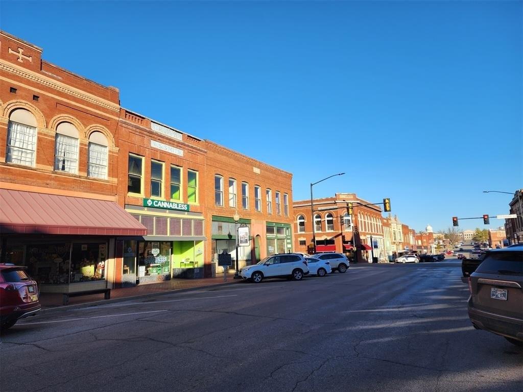 Property Image for 106 W Oklahoma Avenue