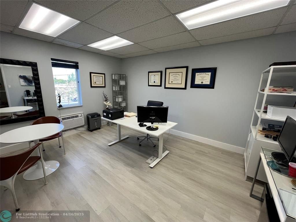 Property Image for 2542 N Federal Hwy