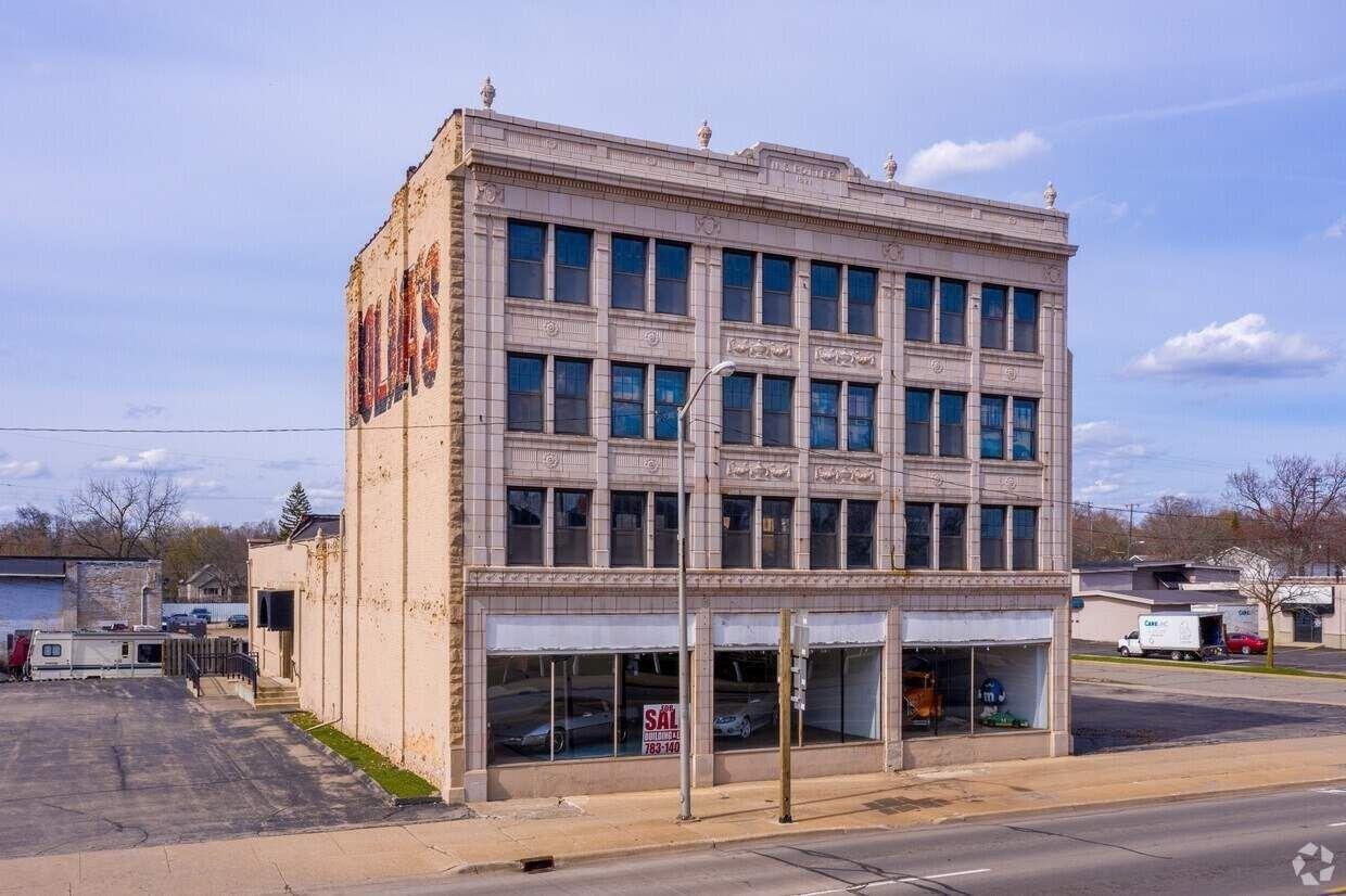 Property Image for 528 E Michigan Avenue